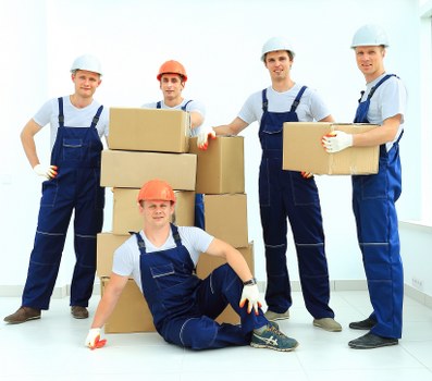 Abby Movers professional team loading a van